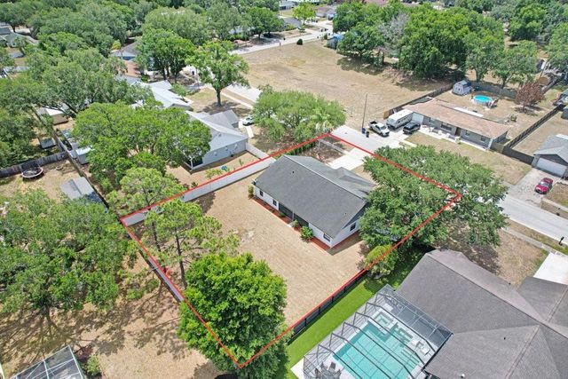 2404 BUCKHORN MANOR DRIVE, Valrico, FL 33594