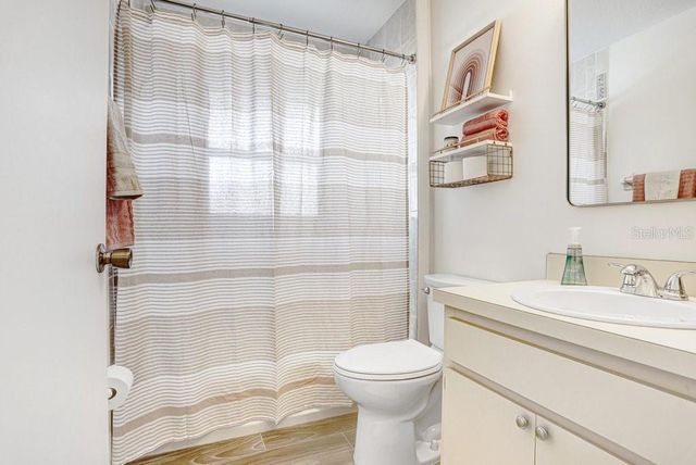 2404 BUCKHORN MANOR DRIVE, Valrico, FL 33594
