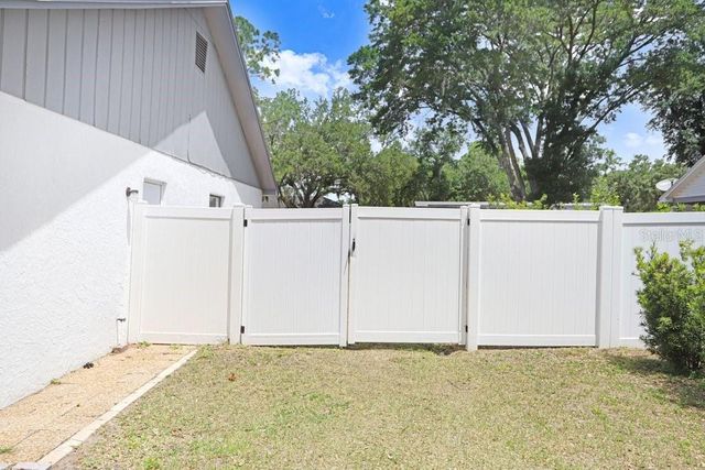 2404 BUCKHORN MANOR DRIVE, Valrico, FL 33594