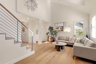 24 Creekside Lane, San Mateo, CA 94401
