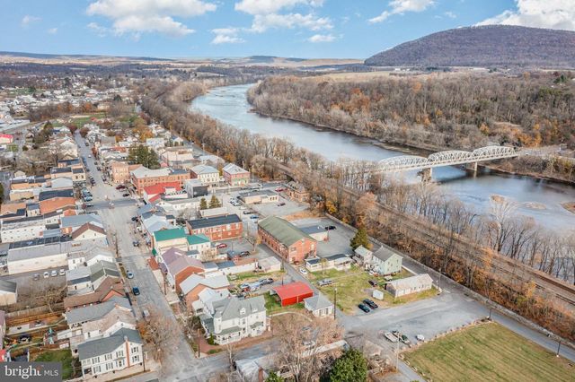 67 S 2ND ST, Newport, PA 17074