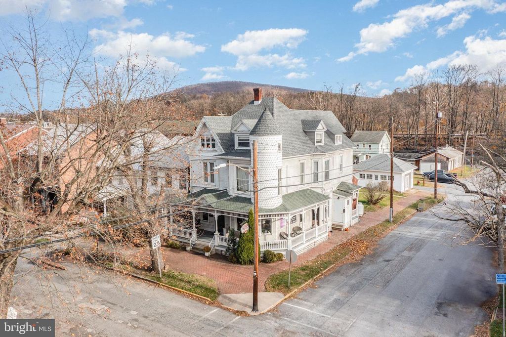 67 S 2ND ST, Newport, PA 17074