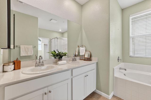 3225 Sunny Gate Ln, Folsom, CA 95630