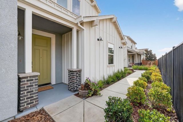 3225 Sunny Gate Ln, Folsom, CA 95630