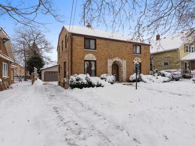 1025 N 15th STREET, Manitowoc, WI 54220