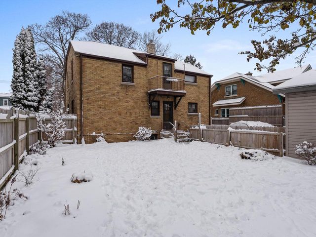 1025 N 15th STREET, Manitowoc, WI 54220