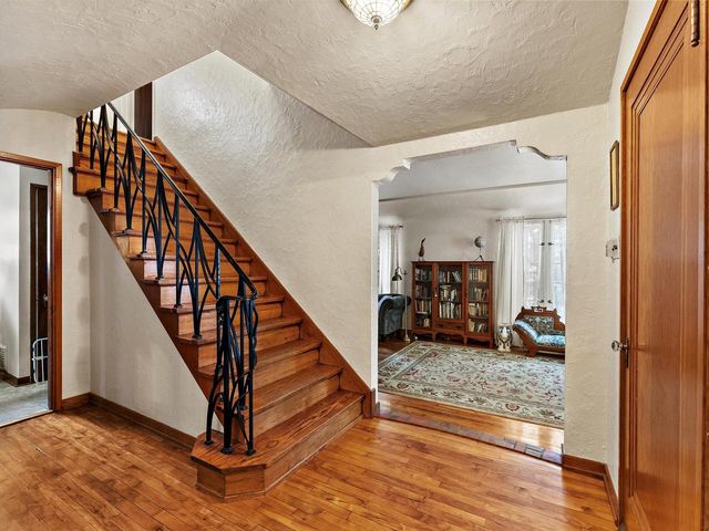 1025 N 15th STREET, Manitowoc, WI 54220