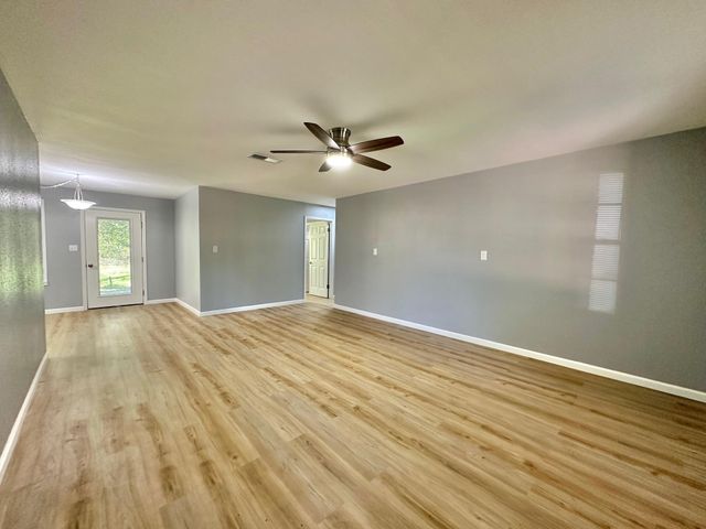 802 E Terrell Avenue, Crockett, TX 75835