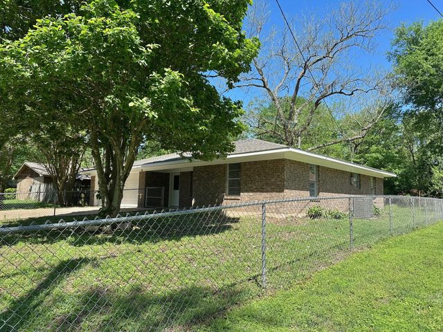 802 E Terrell Avenue, Crockett, TX 75835