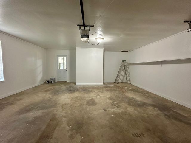 802 E Terrell Avenue, Crockett, TX 75835