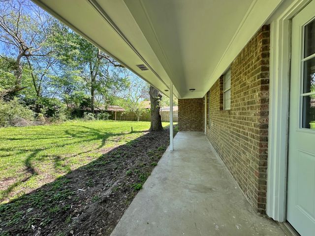 802 E Terrell Avenue, Crockett, TX 75835