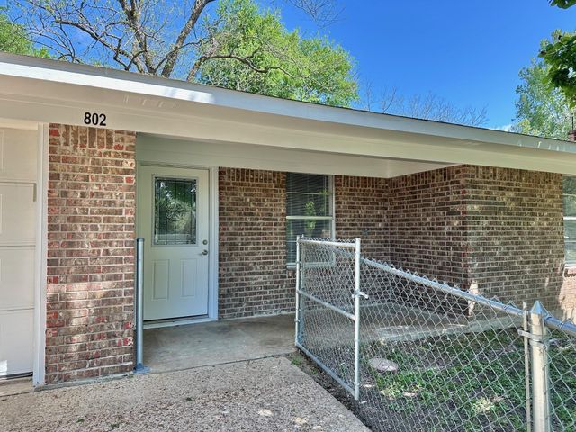 802 E Terrell Avenue, Crockett, TX 75835