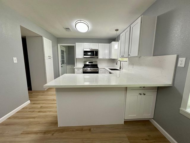 802 E Terrell Avenue, Crockett, TX 75835