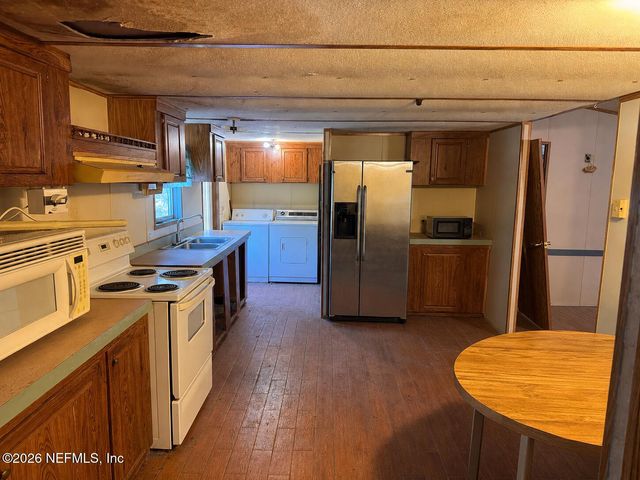 1056 BELLAMY Road, Melrose, FL 32666