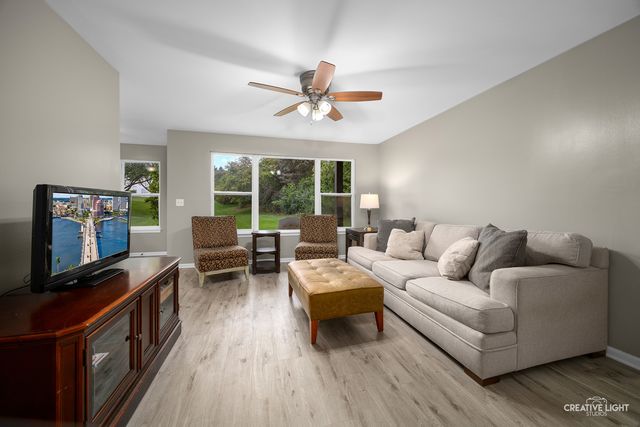 1106 Canterbury Court A, Elgin, IL 60120