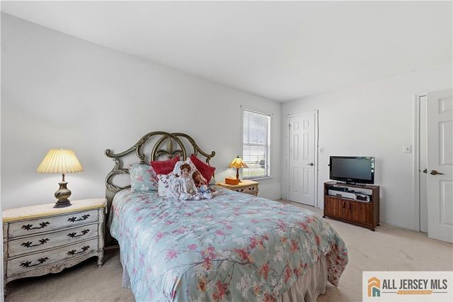 9 Patrick Henry A Court, Monroe, NJ 08831