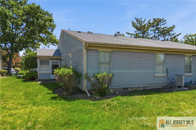 9 Patrick Henry A Court, Monroe, NJ 08831
