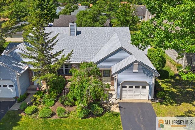 9 Patrick Henry A Court, Monroe, NJ 08831