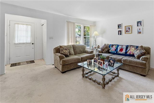 9 Patrick Henry A Court, Monroe, NJ 08831