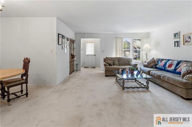 9 Patrick Henry A Court, Monroe, NJ 08831