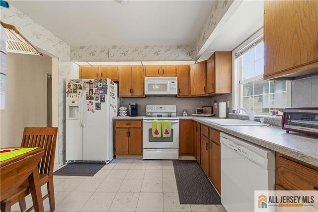 9 Patrick Henry A Court, Monroe, NJ 08831