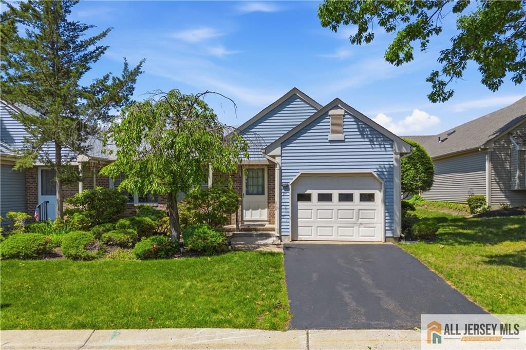 9 Patrick Henry A Court, Monroe, NJ 08831