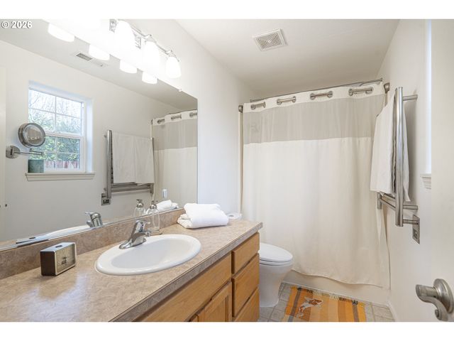 2443 Sw TAYLOR Dr, Mc Minnville, OR 97128