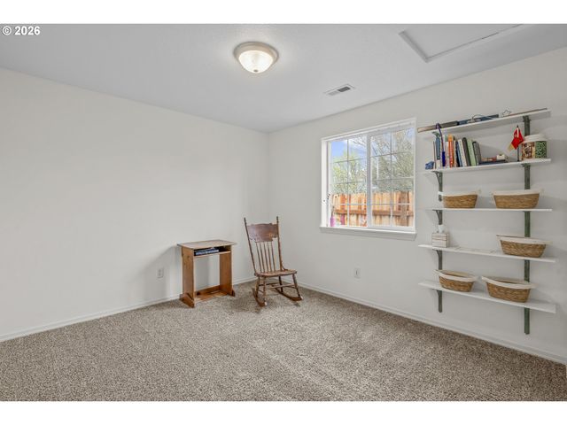 2443 Sw TAYLOR Dr, Mc Minnville, OR 97128