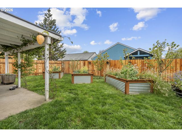 2443 Sw TAYLOR Dr, Mc Minnville, OR 97128
