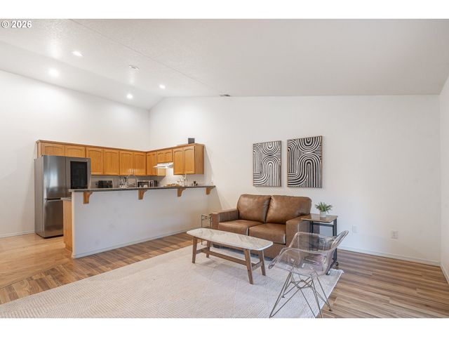 2443 Sw TAYLOR Dr, Mc Minnville, OR 97128