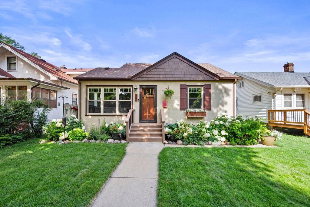 2704 Garfield Street NE, Minneapolis, MN 55418 — exterior