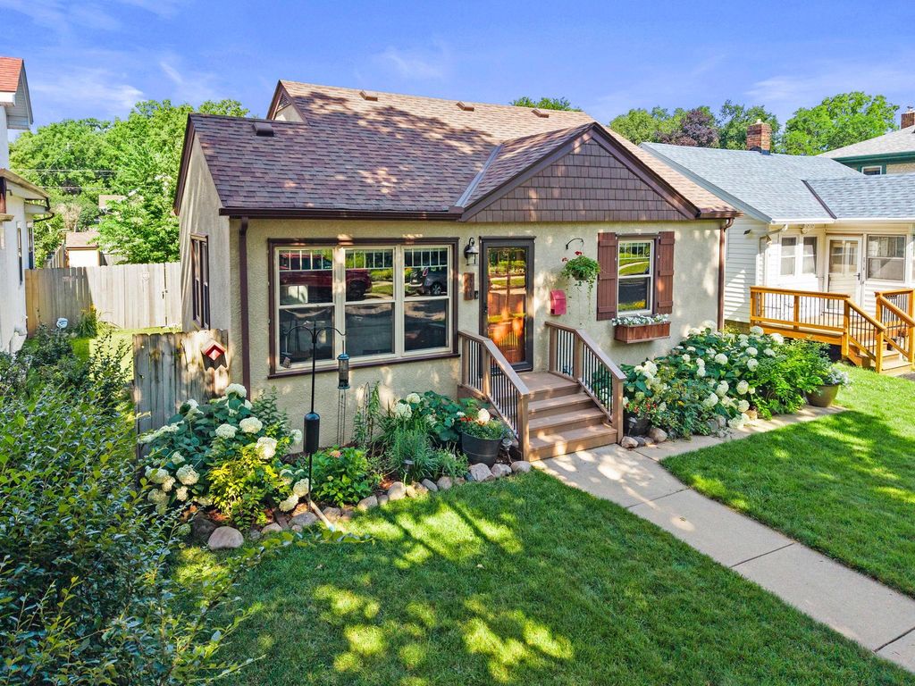 2704 Garfield Street NE, Minneapolis, MN 55418 — photo 2