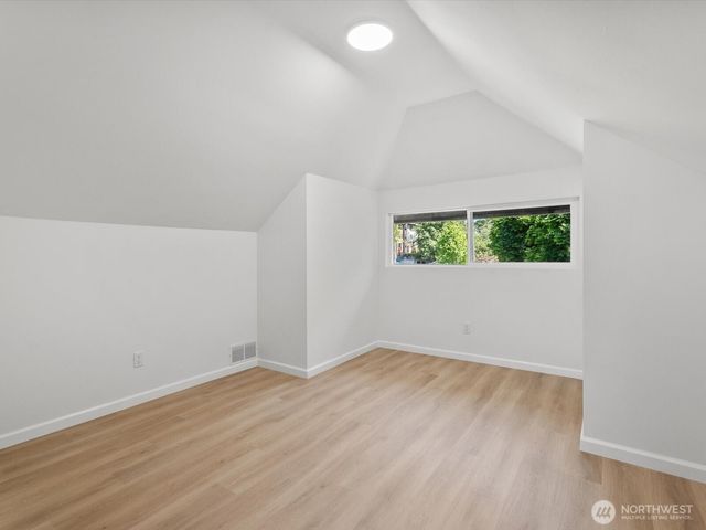 505 Burnett Avenue S, Renton, WA 98057