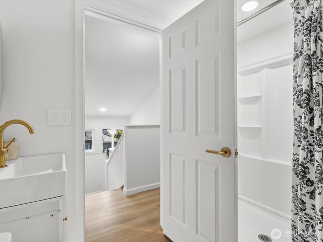 505 Burnett Avenue S, Renton, WA 98057