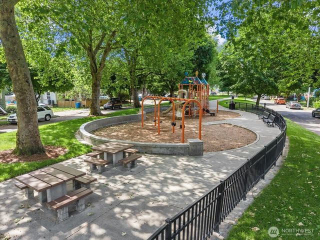 505 Burnett Avenue S, Renton, WA 98057