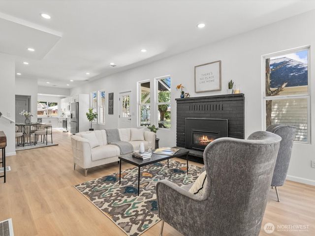 505 Burnett Avenue S, Renton, WA 98057