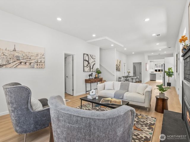 505 Burnett Avenue S, Renton, WA 98057