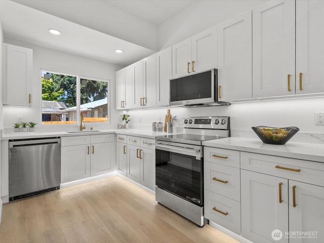 505 Burnett Avenue S, Renton, WA 98057