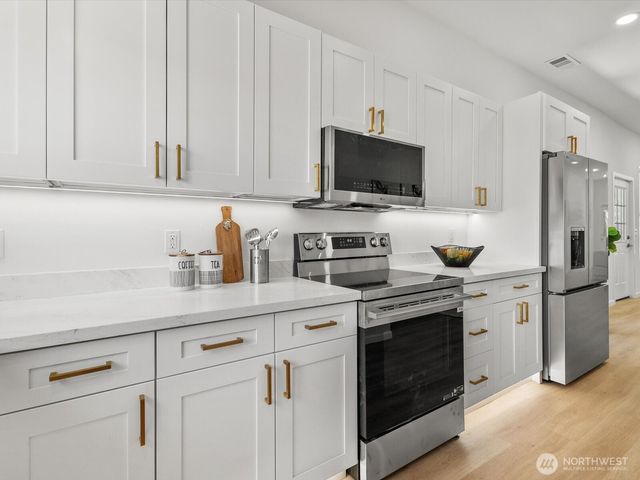 505 Burnett Avenue S, Renton, WA 98057