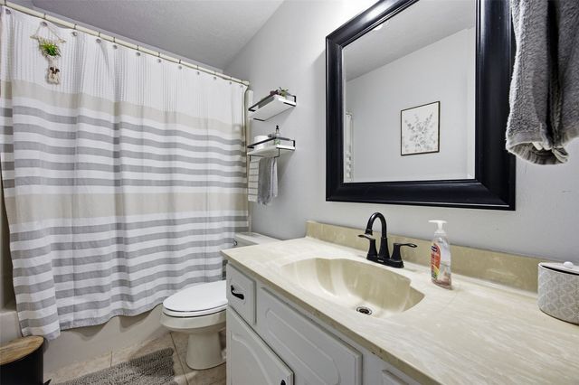1885 28th Avenue, Marion, IA 52302