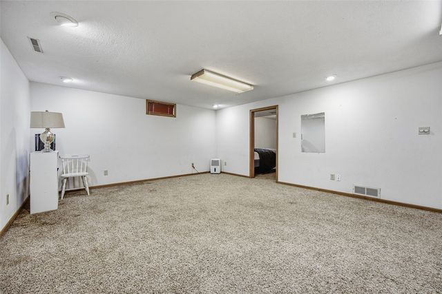 1885 28th Avenue, Marion, IA 52302