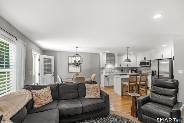 57 Gillette Way 57, Bristol, CT 06010