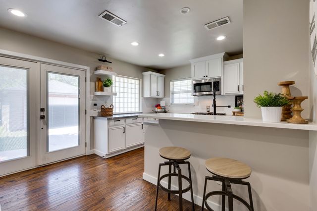 2606 Woodmere Drive, Dallas, TX 75233