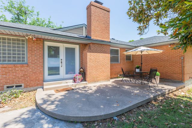 2606 Woodmere Drive, Dallas, TX 75233