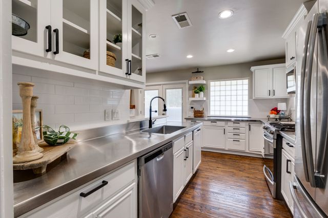 2606 Woodmere Drive, Dallas, TX 75233