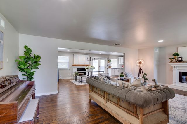 2606 Woodmere Drive, Dallas, TX 75233