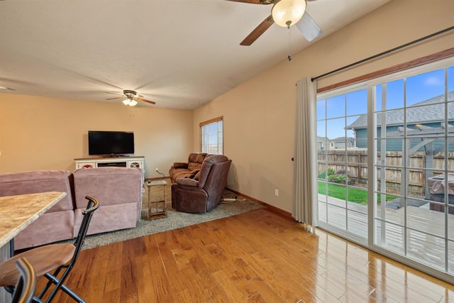 2872 Melanie Ln, Salina, KS 67401