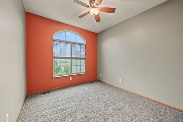 2872 Melanie Ln, Salina, KS 67401