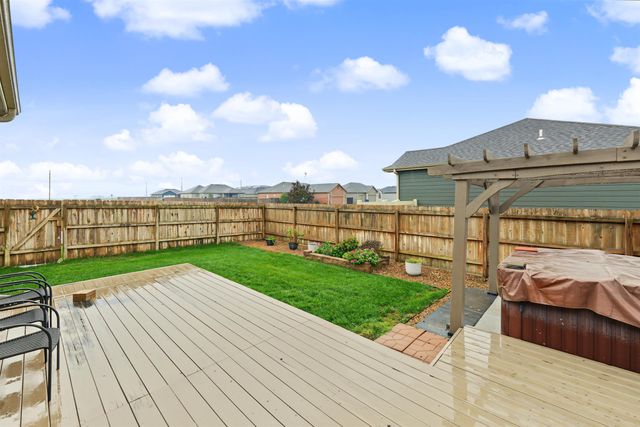 2872 Melanie Ln, Salina, KS 67401