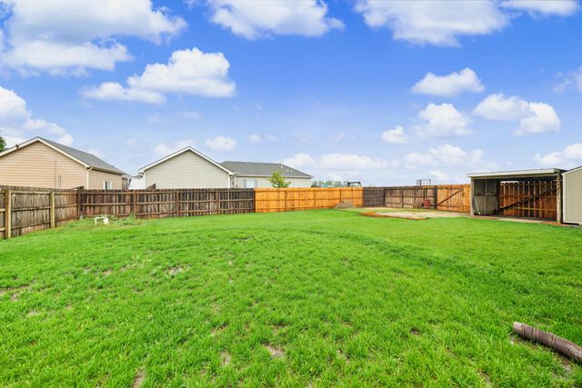 2872 Melanie Ln, Salina, KS 67401